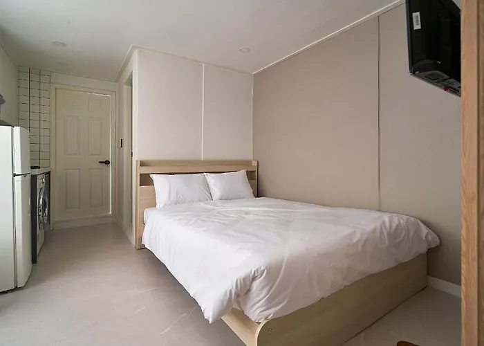 Apartamento Jinsim House In Hongdea Seúl